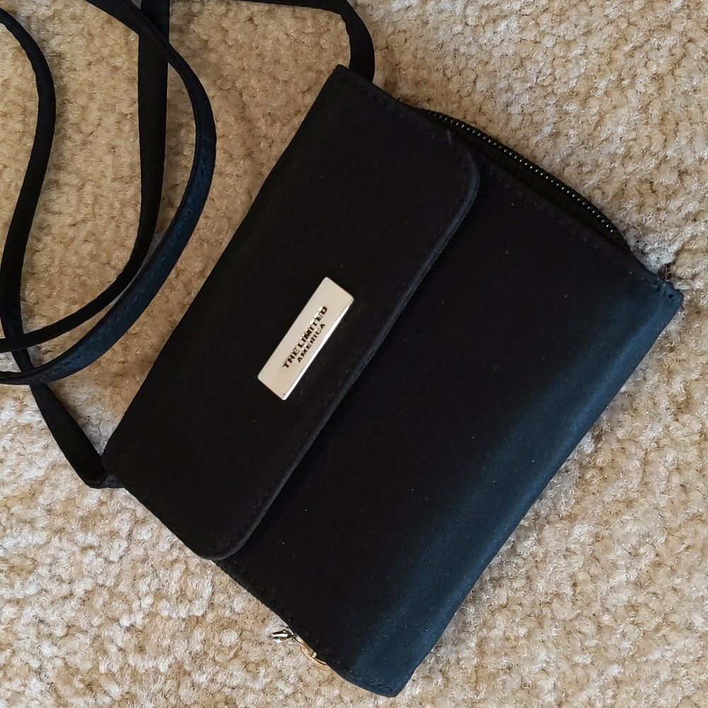 NWOT The Limited Small Black Purse with Removable Strap to Convert into a Wallet